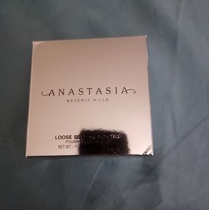 Anastasia Beverly Hills Loose Setting Powder
